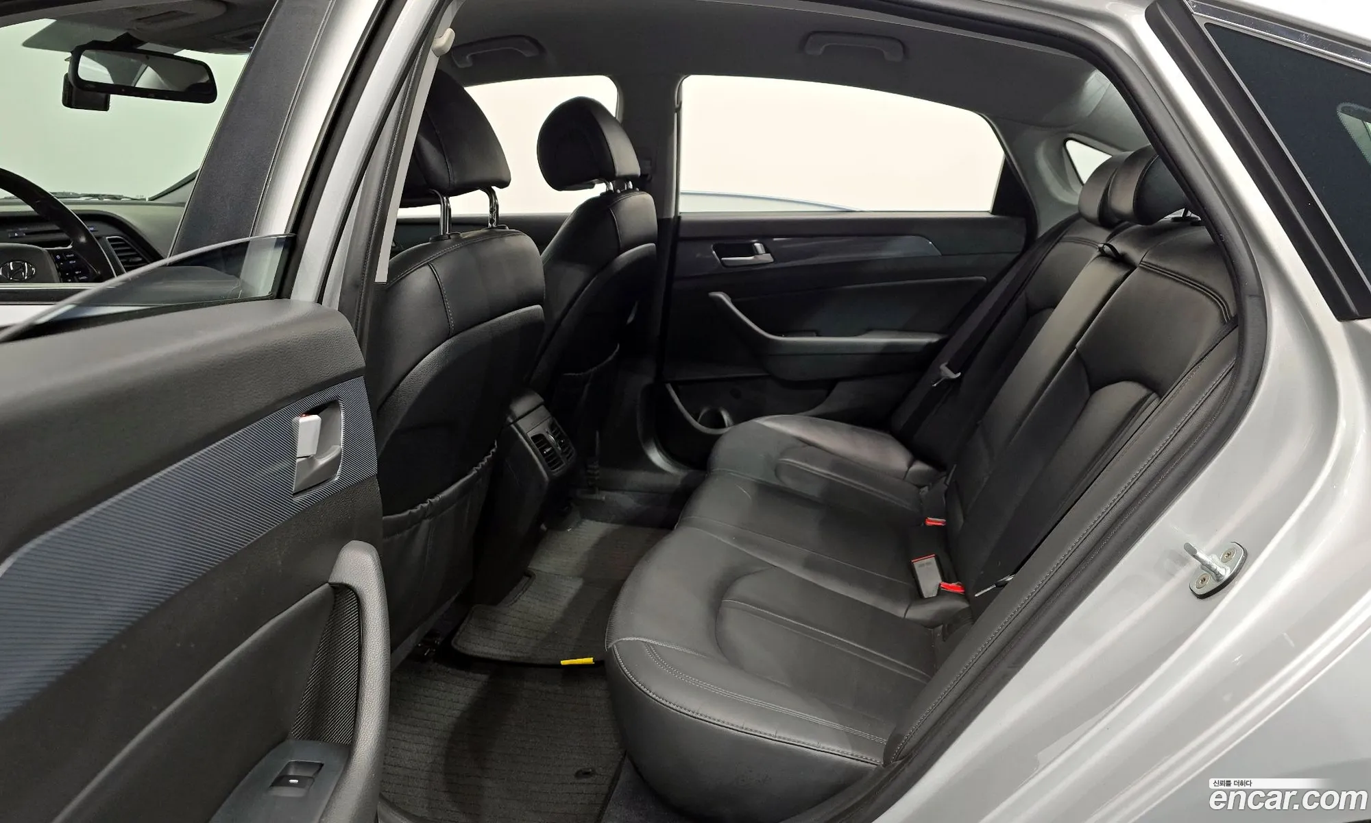 Hyundai LF Sonata Hybrid 2016 — 3