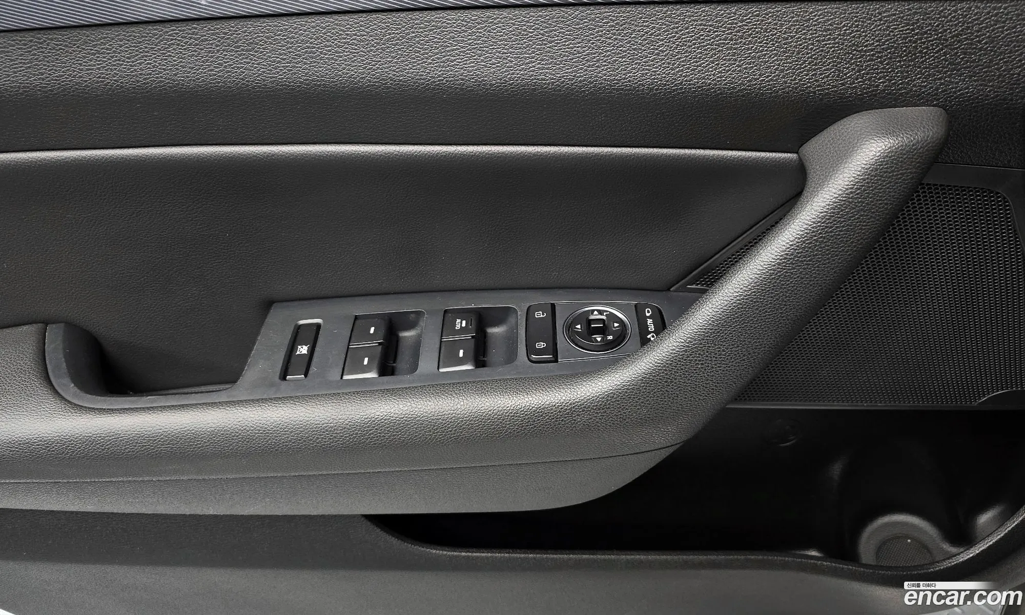 Hyundai LF Sonata Hybrid 2016 — 2