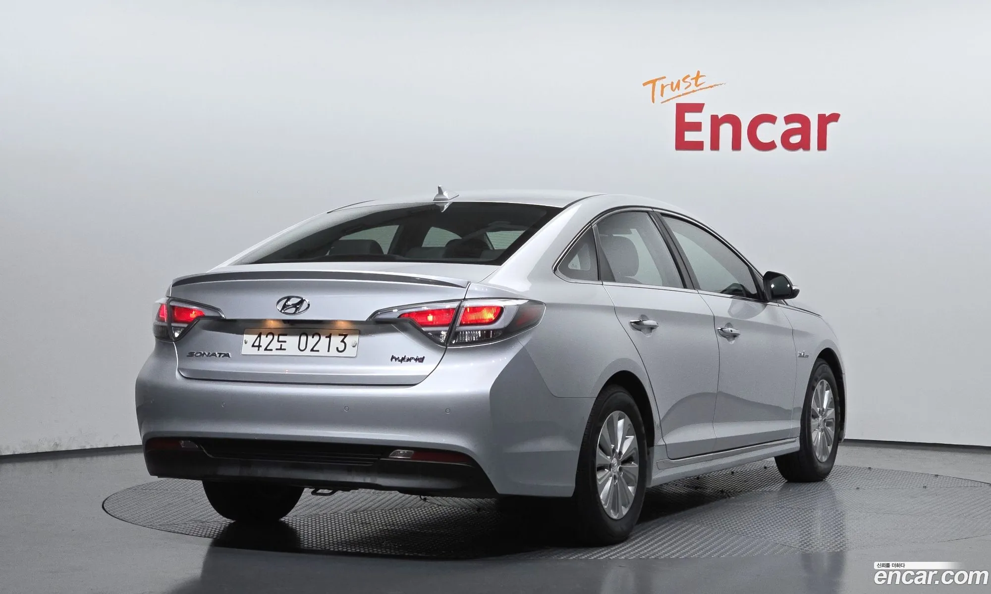 Hyundai LF Sonata Hybrid 2016 — 13