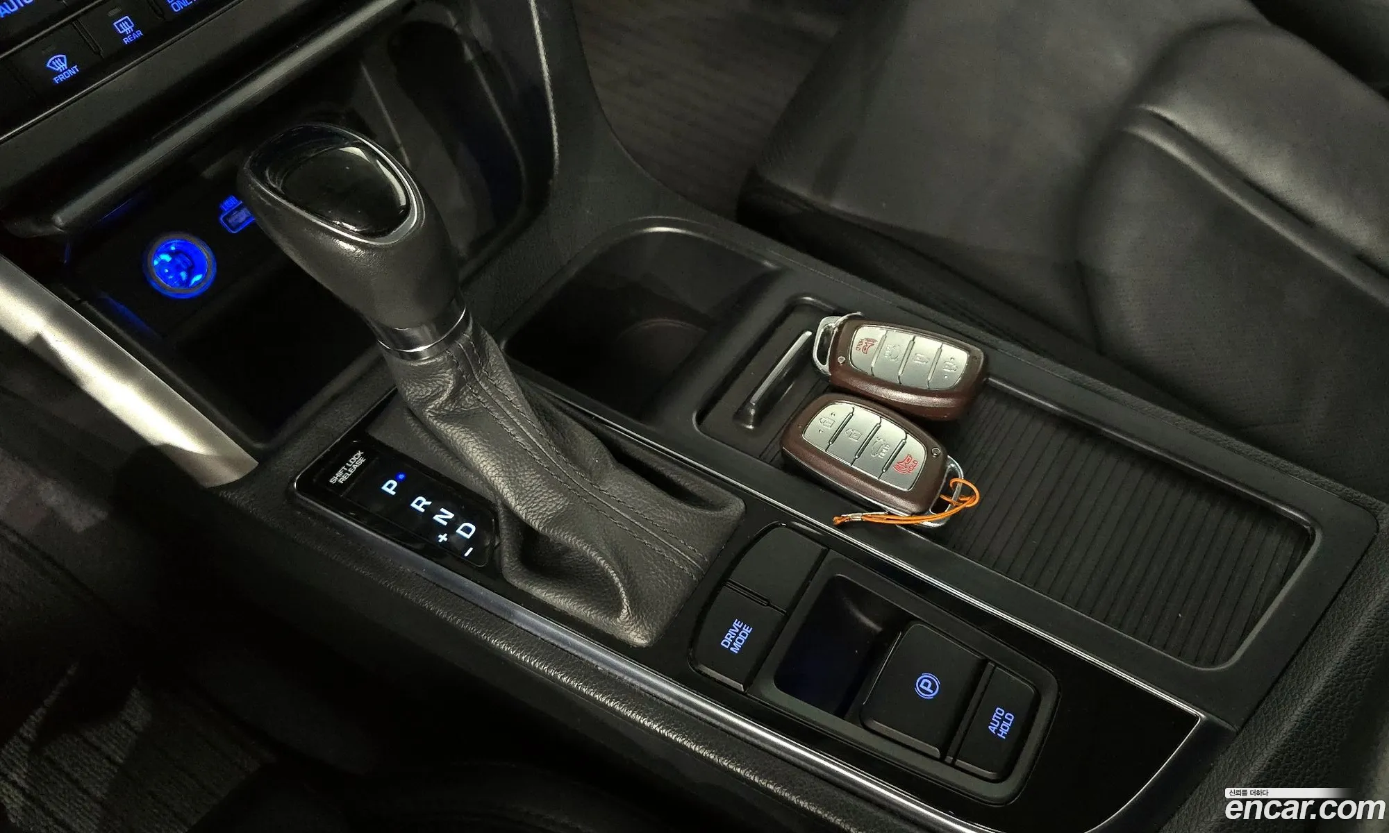 Hyundai LF Sonata Hybrid 2016 — 10