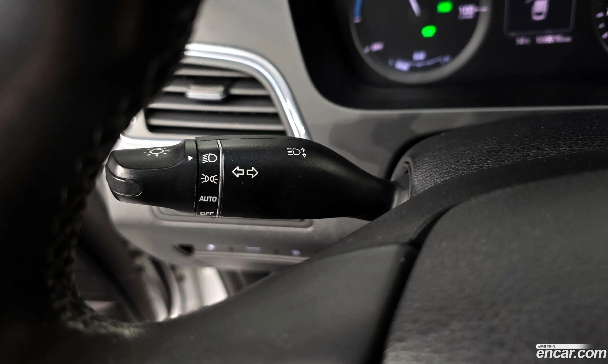Hyundai LF Sonata Hybrid 2016 — 5
