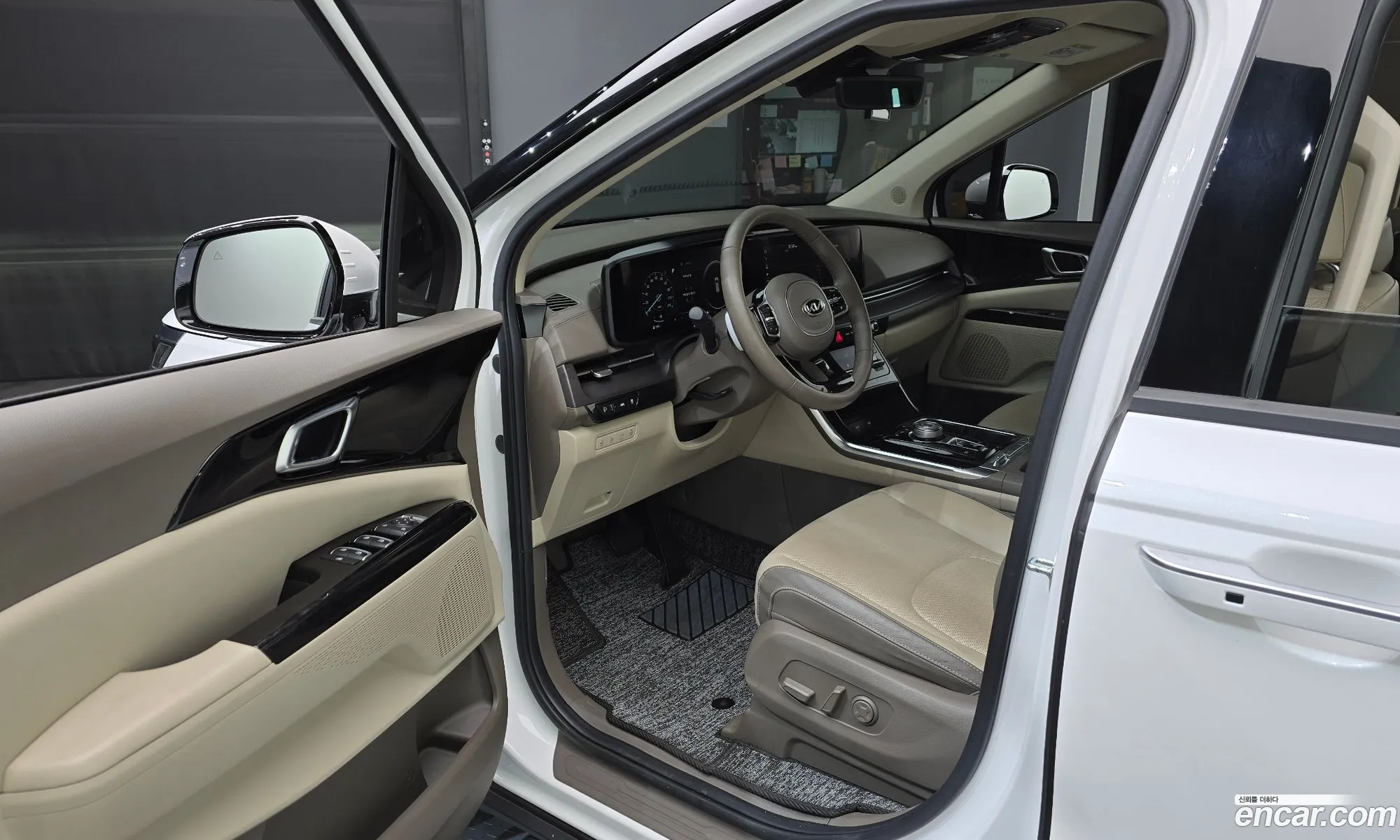Kia Carnival 2021 KNANC813BMS046995 — 4
