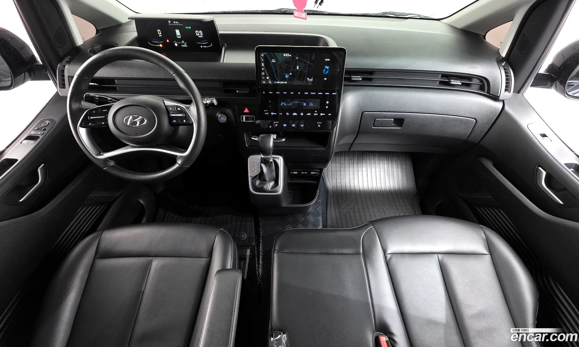 Hyundai Staria 2023 — 10