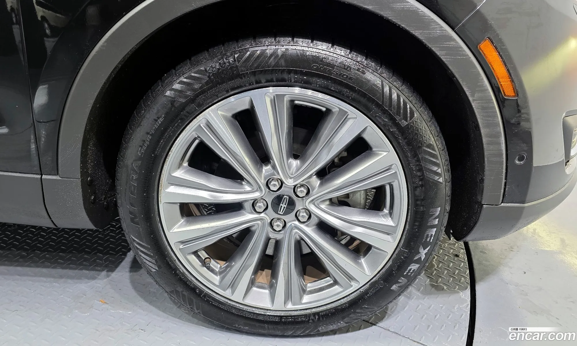 Lincoln MKX 2017 2LMPJ8LP5HBL37874 — 3