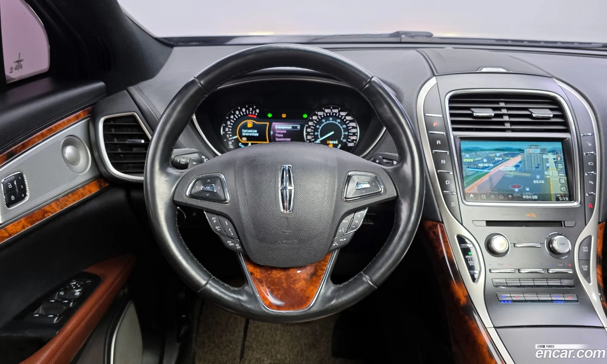 Lincoln MKX 2017 2LMPJ8LP5HBL37874 — 9