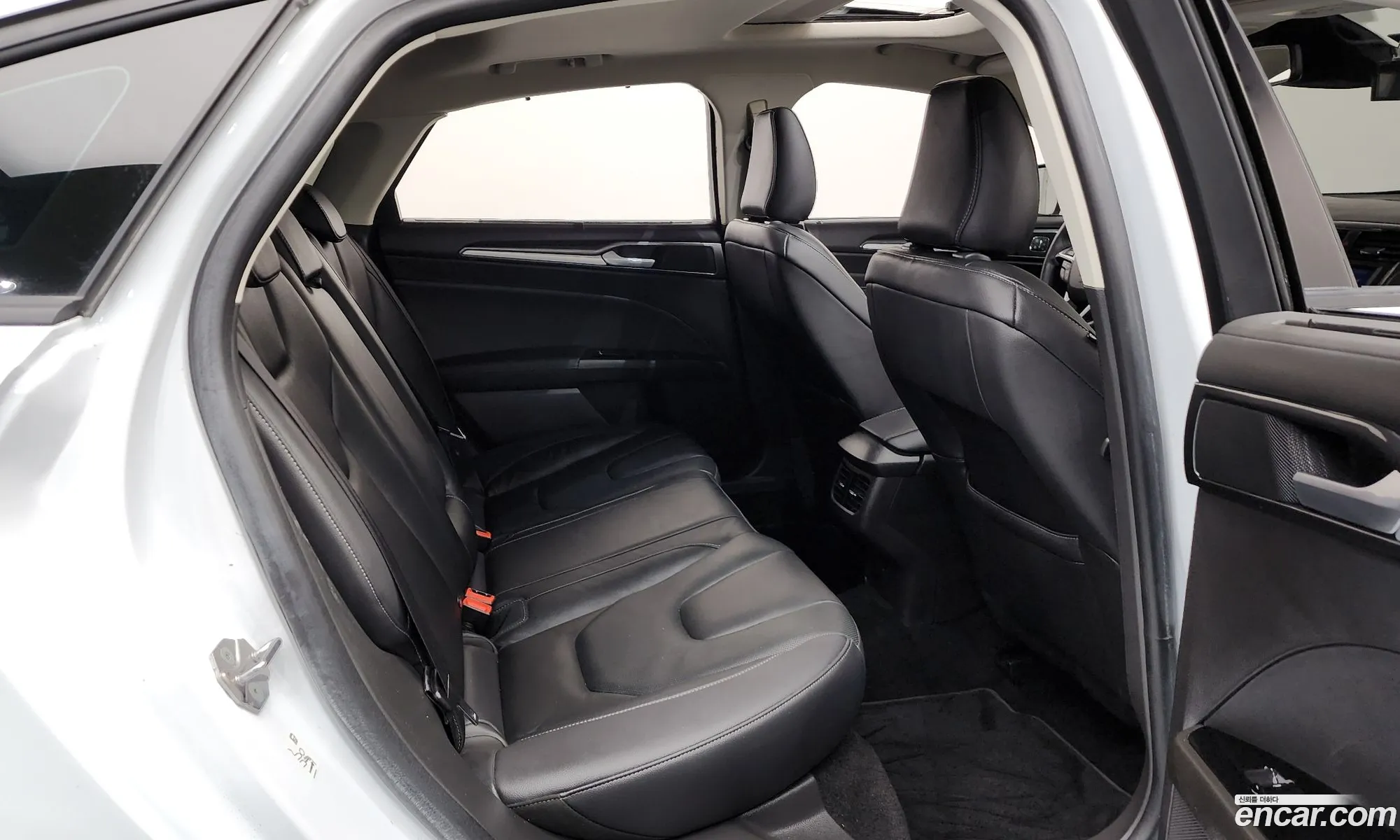Ford Mondeo 2020 — 12