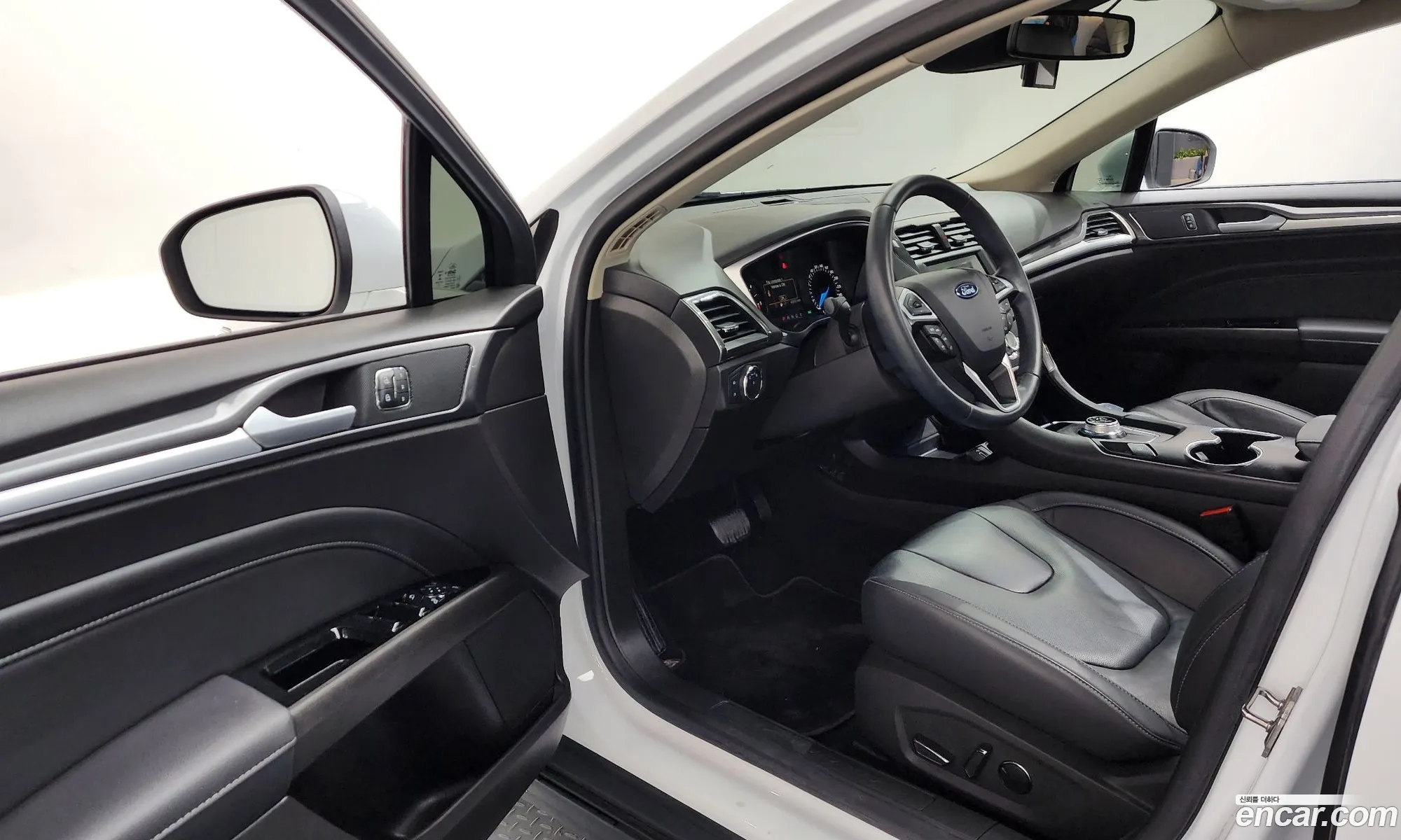 Ford Mondeo 2020 — 17
