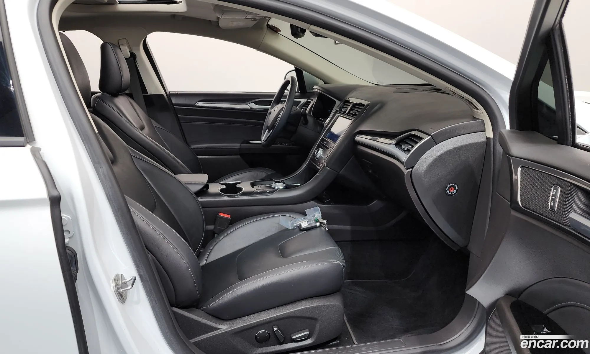 Ford Mondeo 2020 — 16