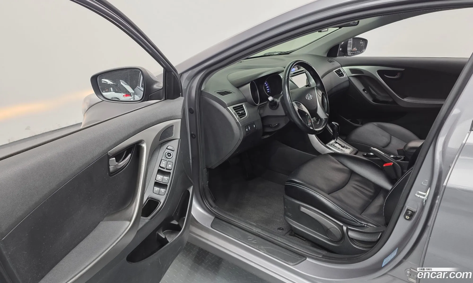 Hyundai Elantra MD 2010 — 16