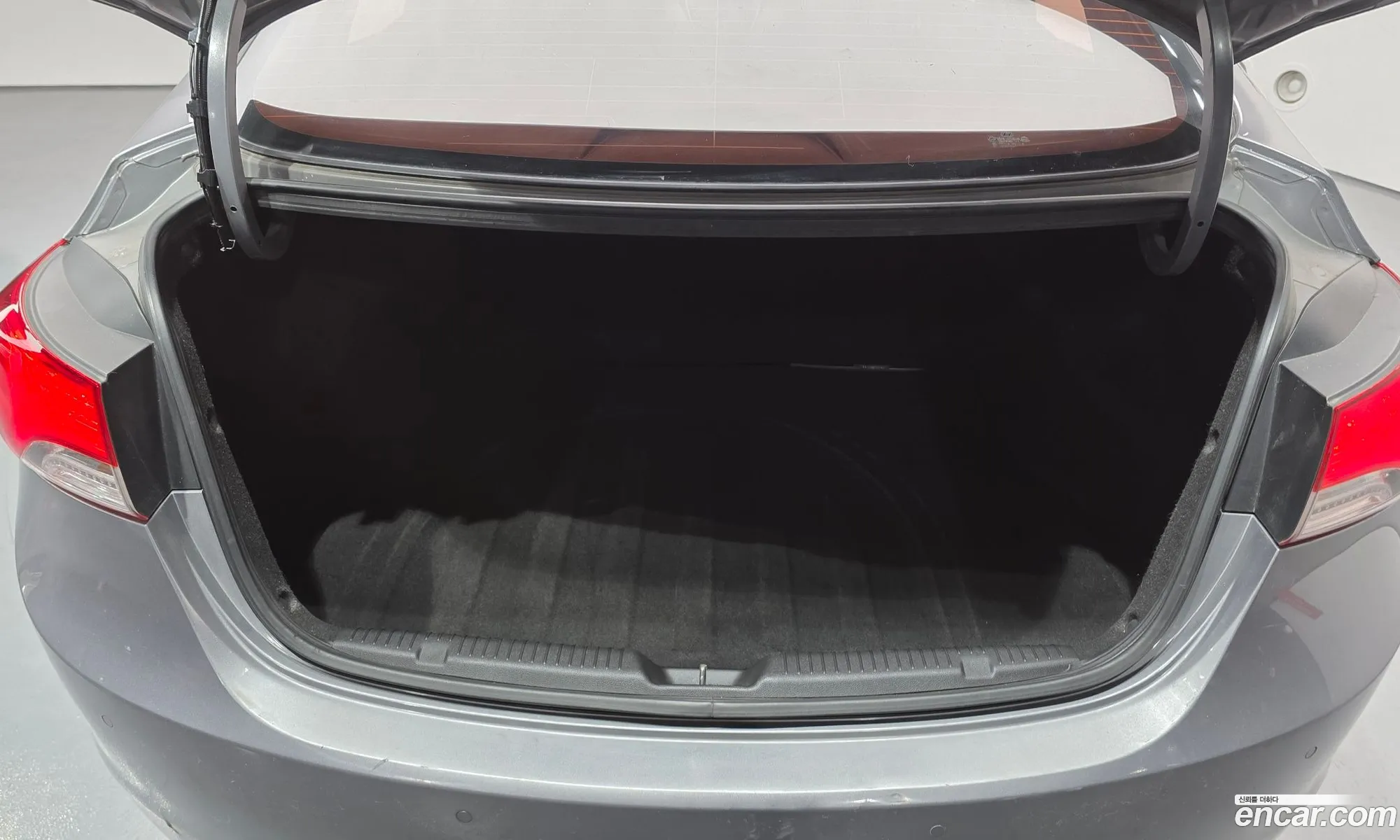 Hyundai Elantra MD 2010 — 19