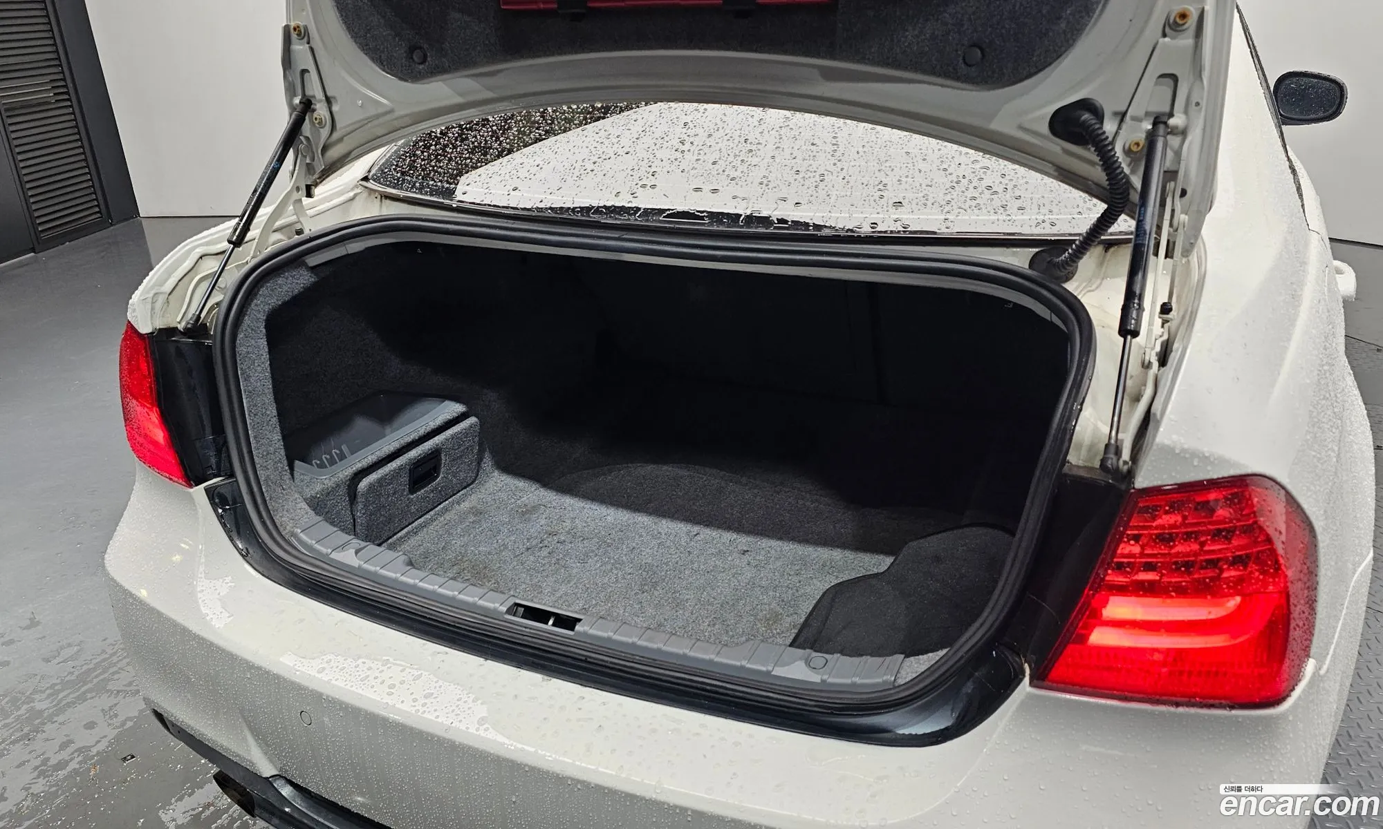 BMW 3 Series 2011 WBAPP1502BNN51414 — 16