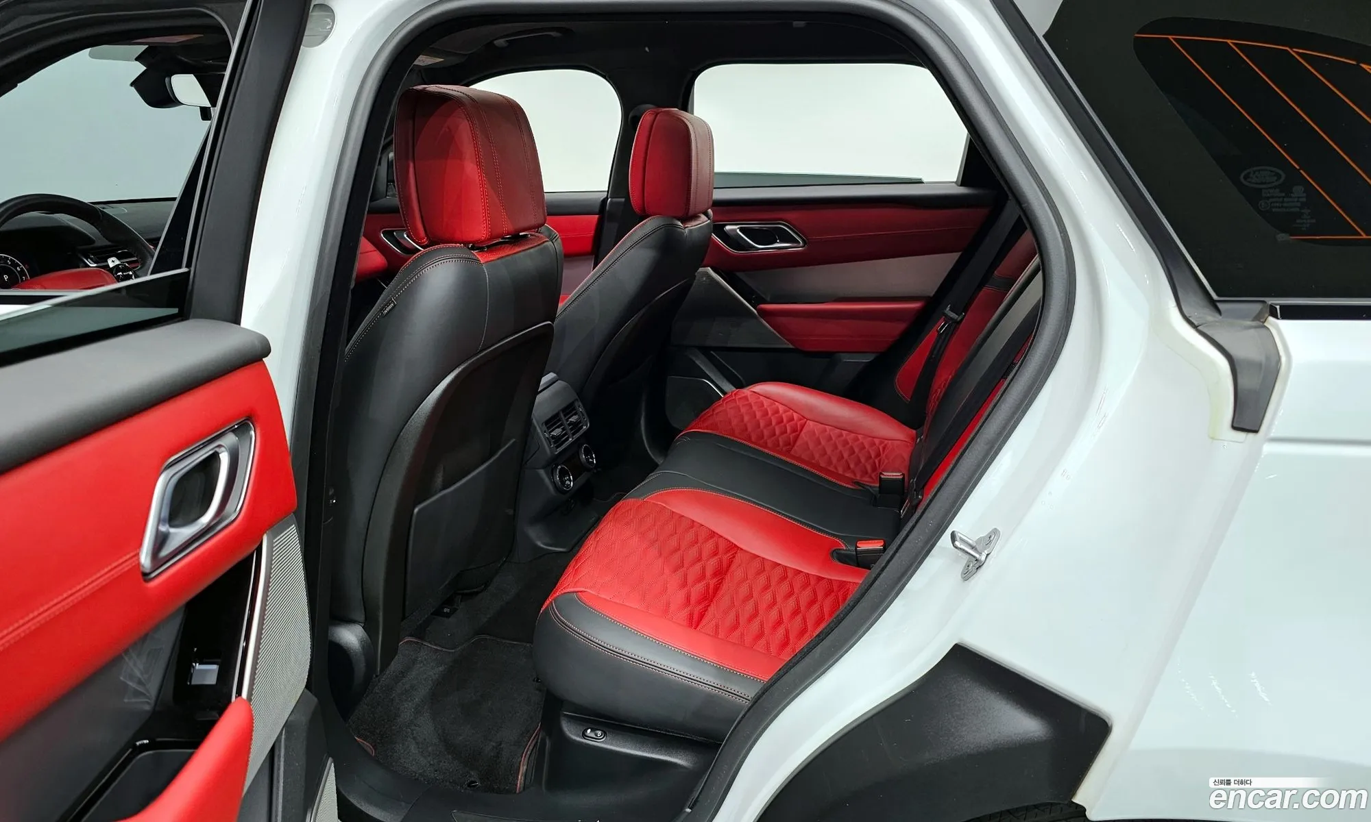 Land Rover Range Rover Velar 2019 SALYA2BEXKA237010 — 9