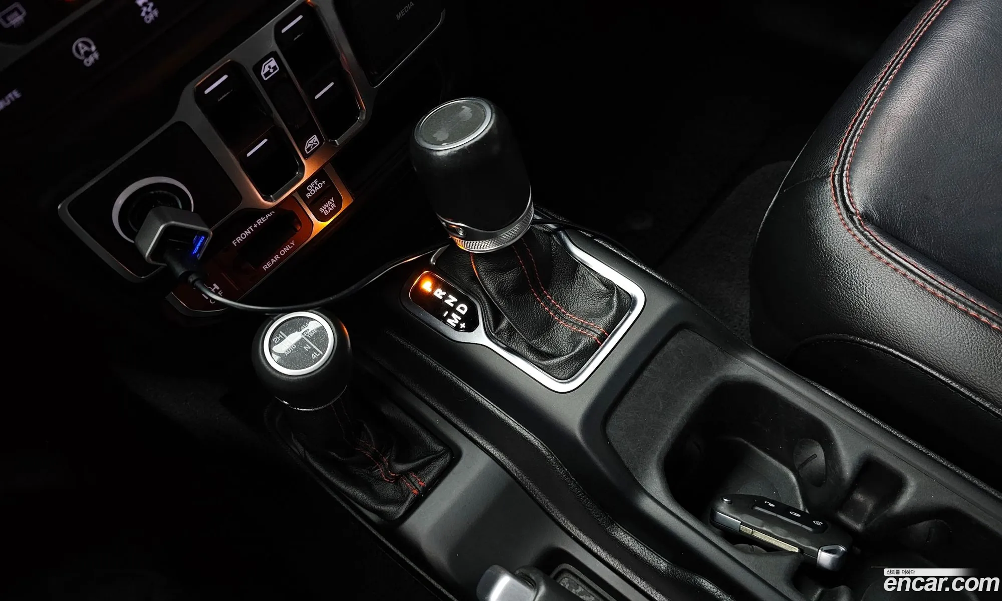 Jeep Wrangler 2020 — 13