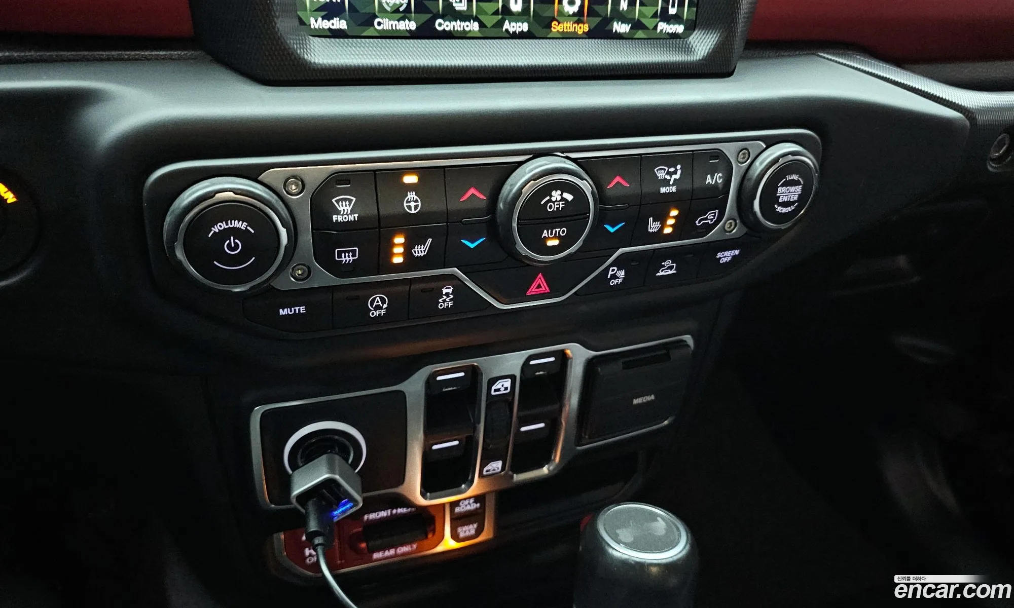 Jeep Wrangler 2020 — 11
