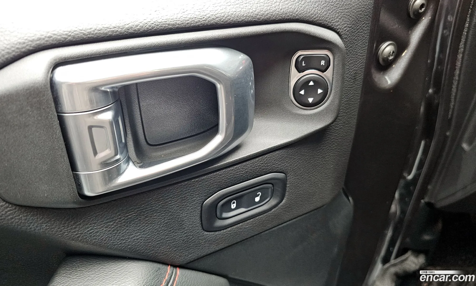 Jeep Wrangler 2020 — 19