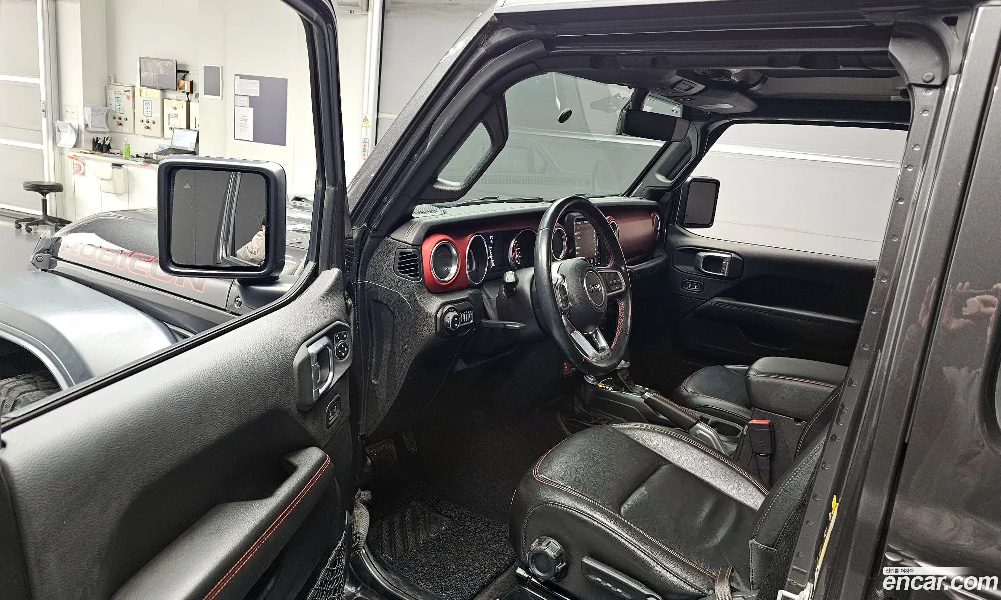 Jeep Wrangler 2020 — 18