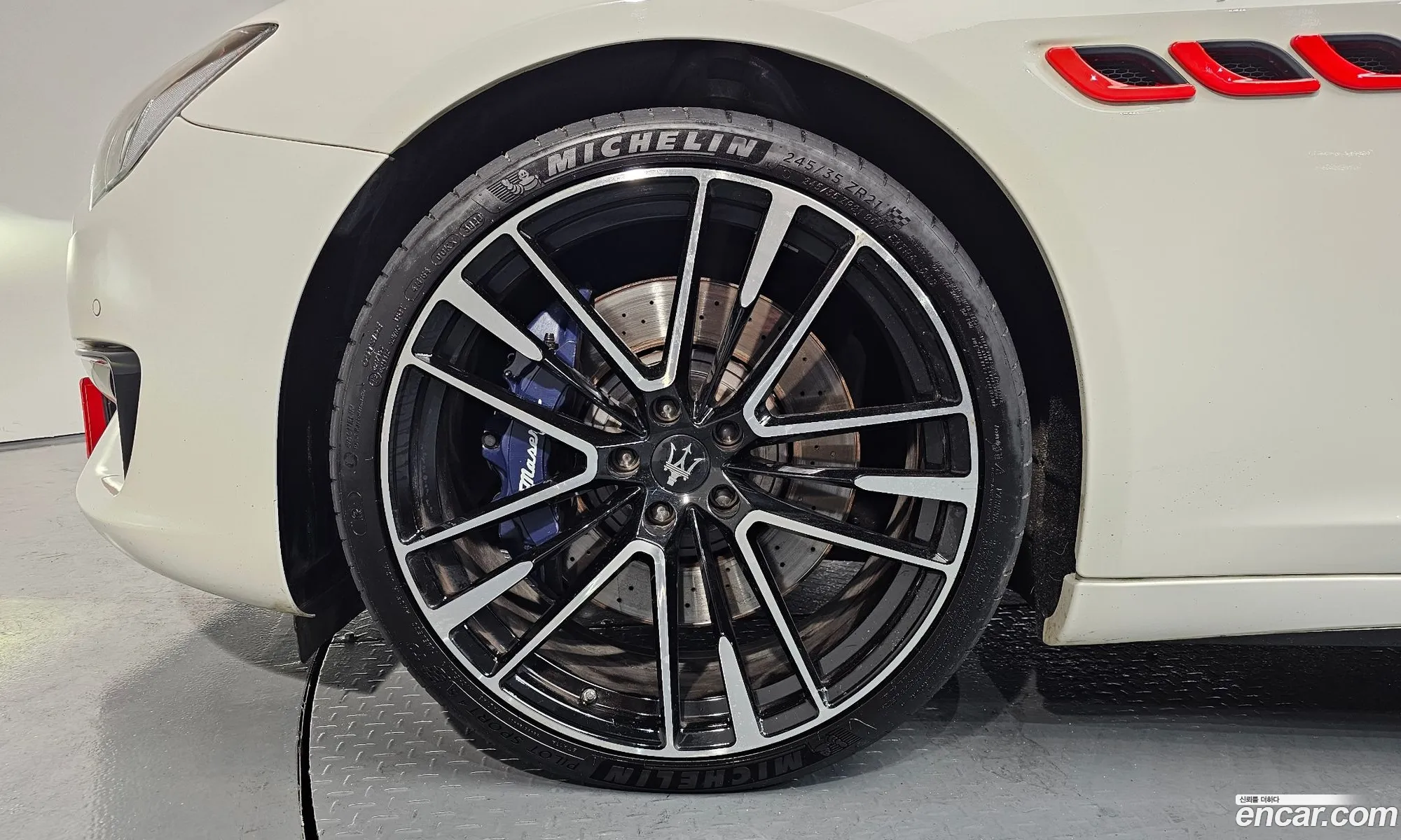 Maserati Quattroporte 2014 — 18