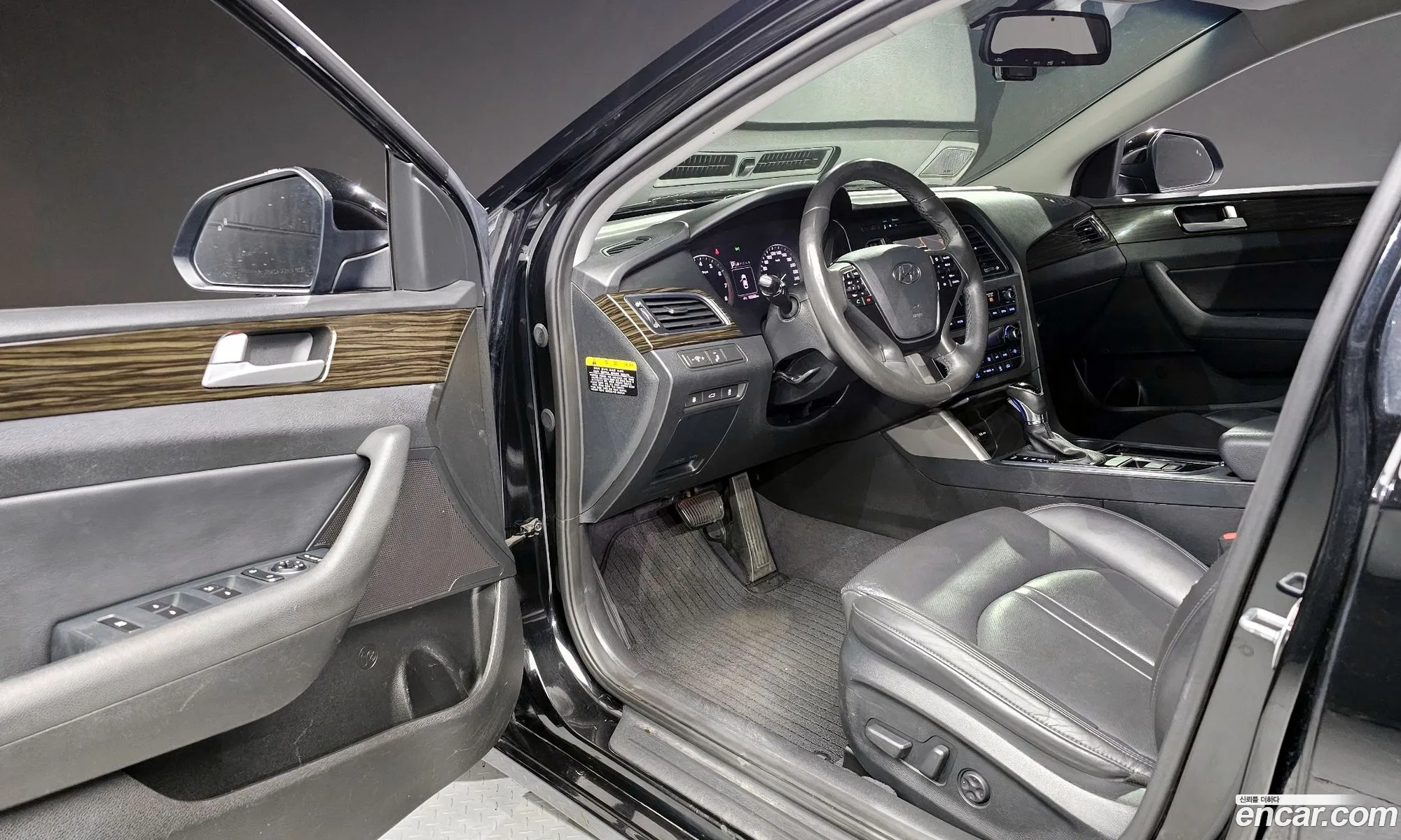 Hyundai LF Sonata 2016 — 10