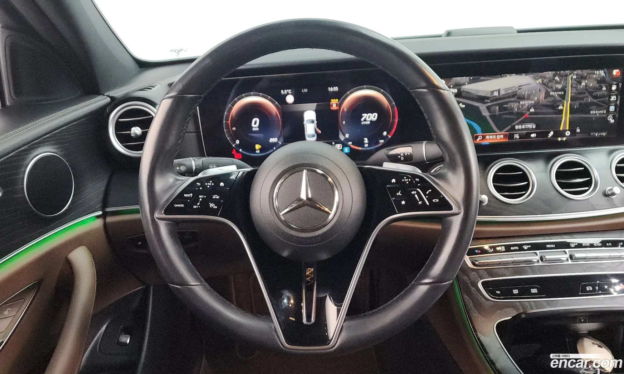 Mercedes-Benz E-Class W213 2022 — 18