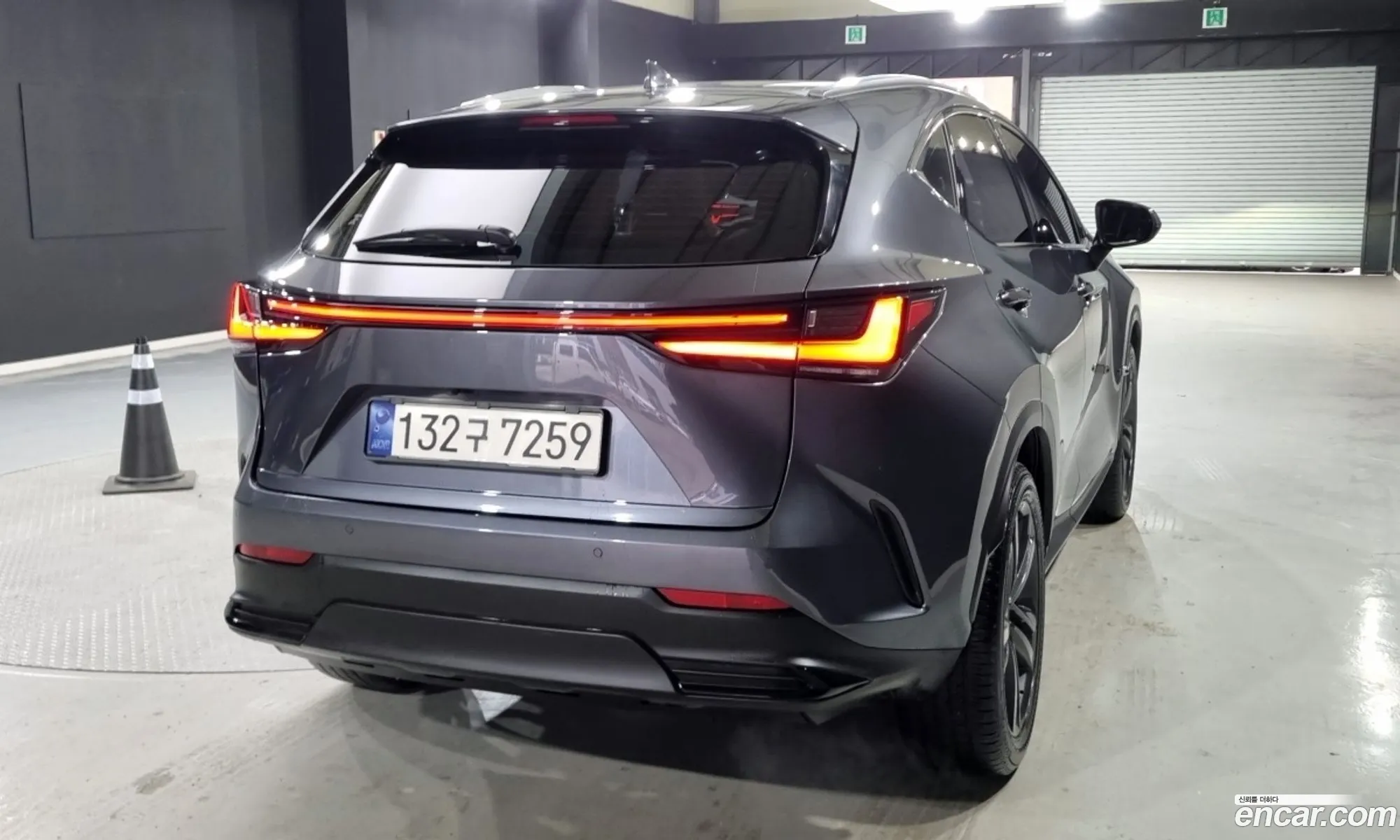 Lexus NX350h 2023 — 13