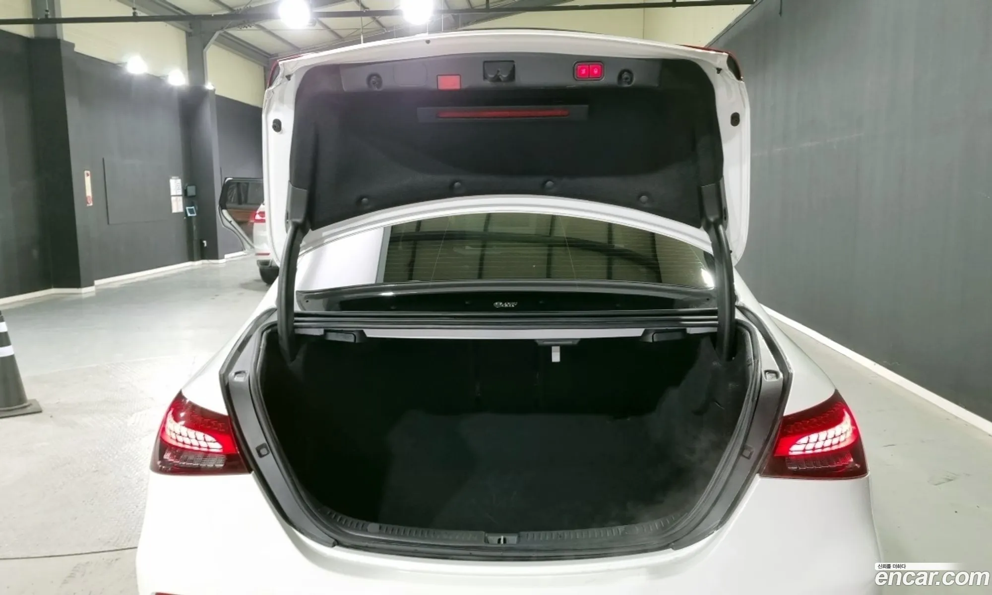 Mercedes-Benz E-Class W213 2022 — 13