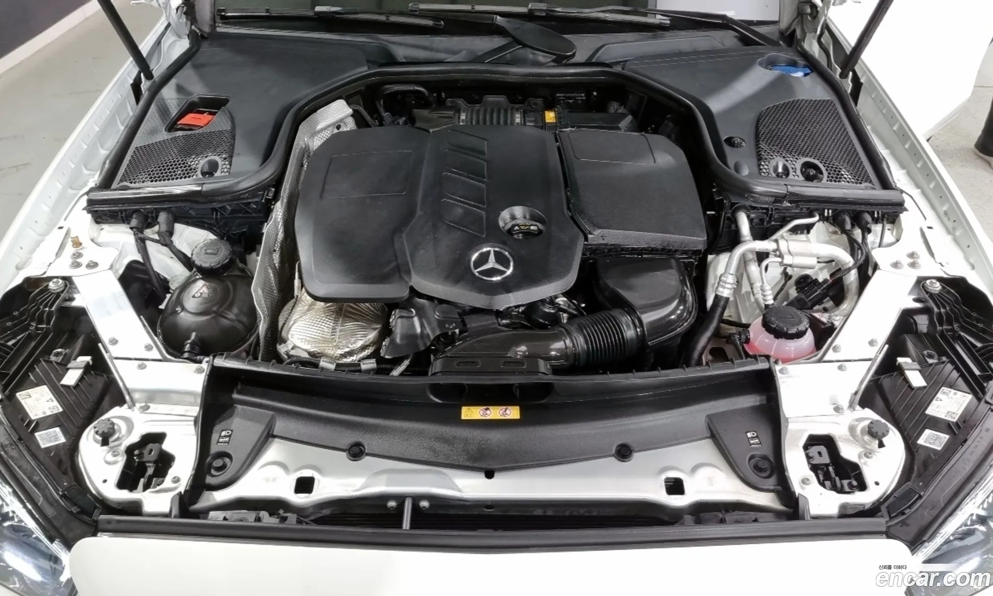 Mercedes-Benz E-Class W213 2022 — 16