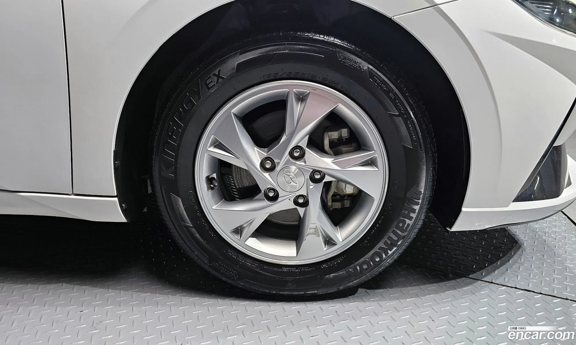 Hyundai Elantra 2021 — 19