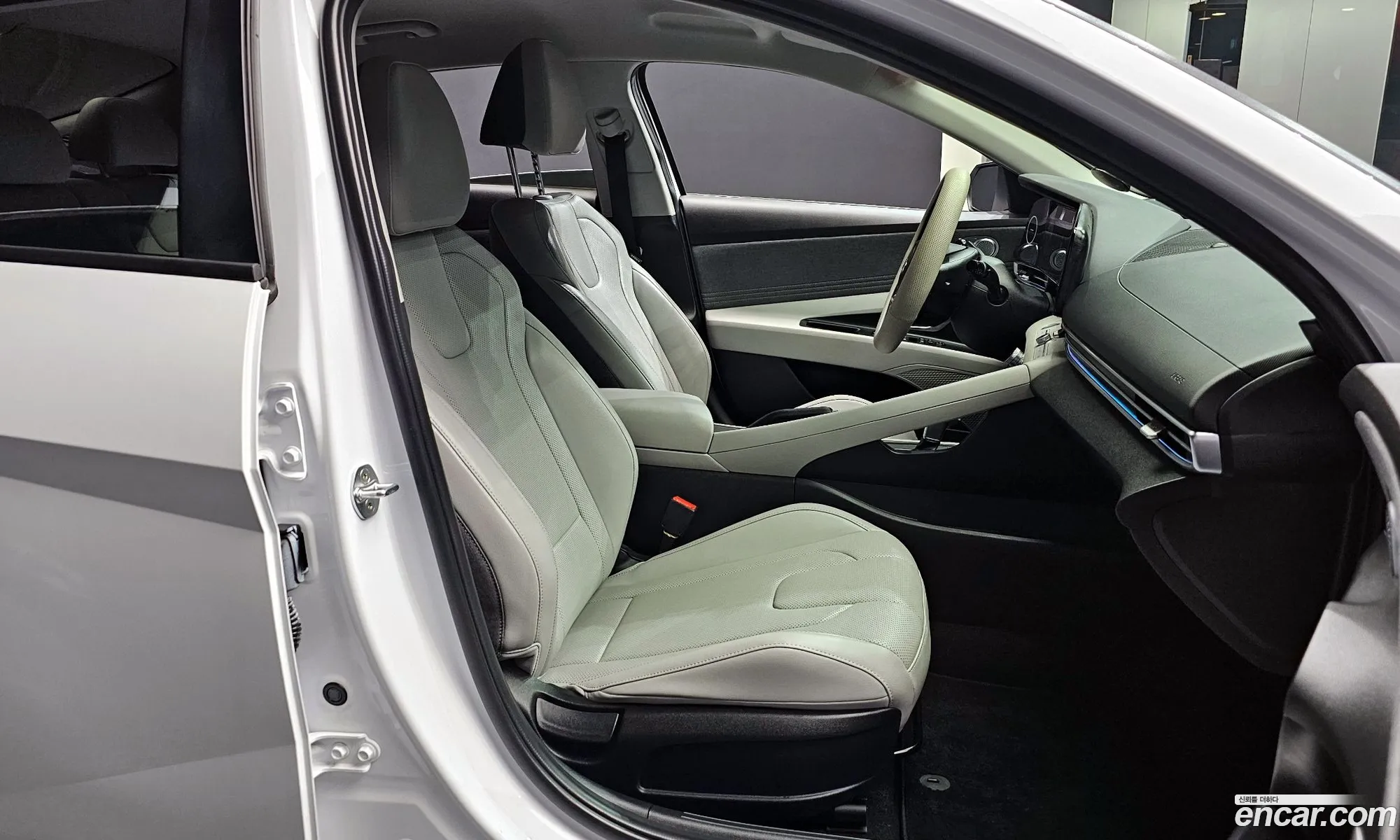 Hyundai Elantra 2021 — 3