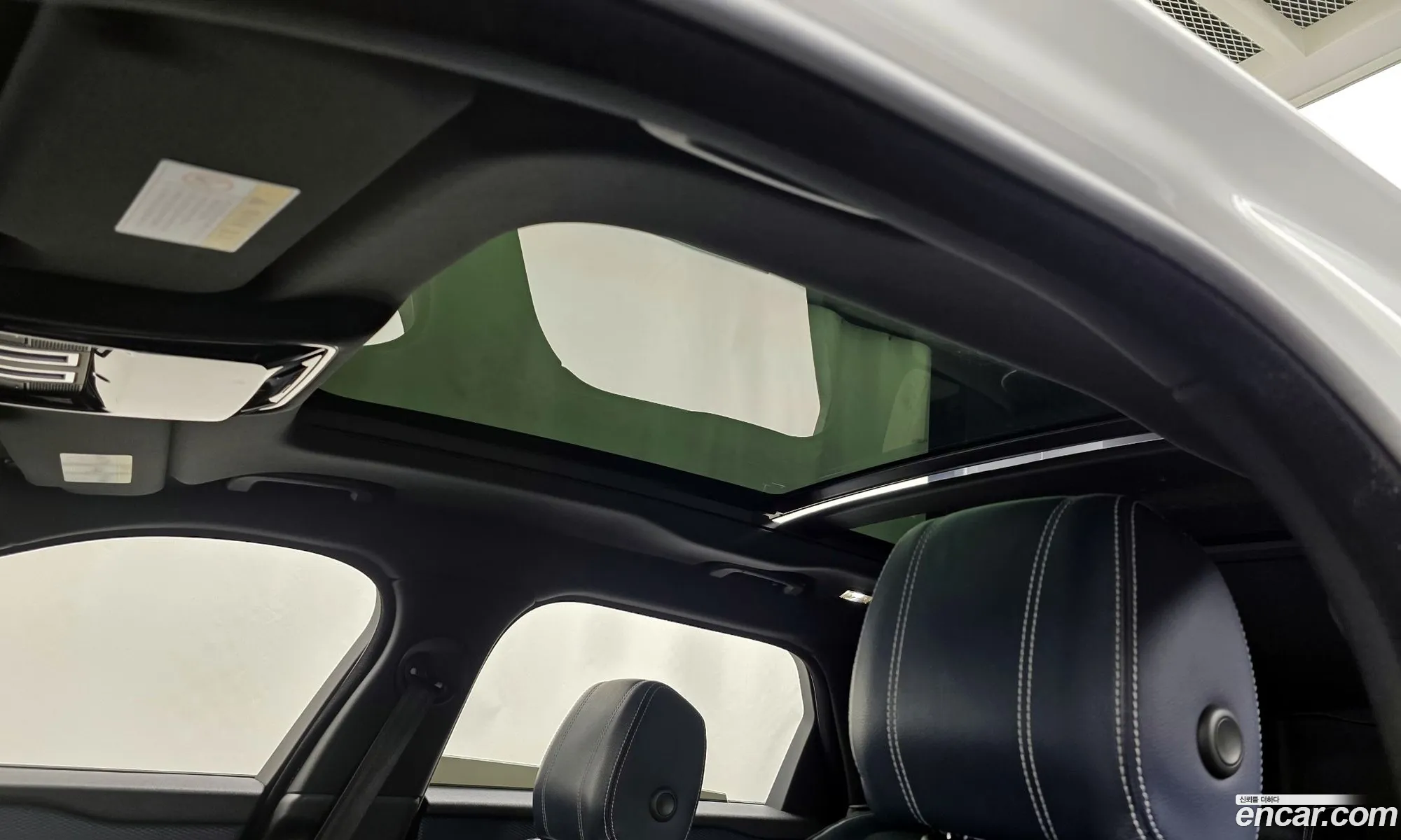 Land Rover Range Rover Velar 2017 — 5