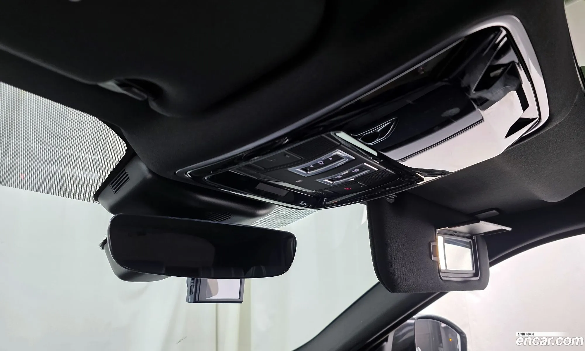 Land Rover Range Rover Velar 2017 — 19