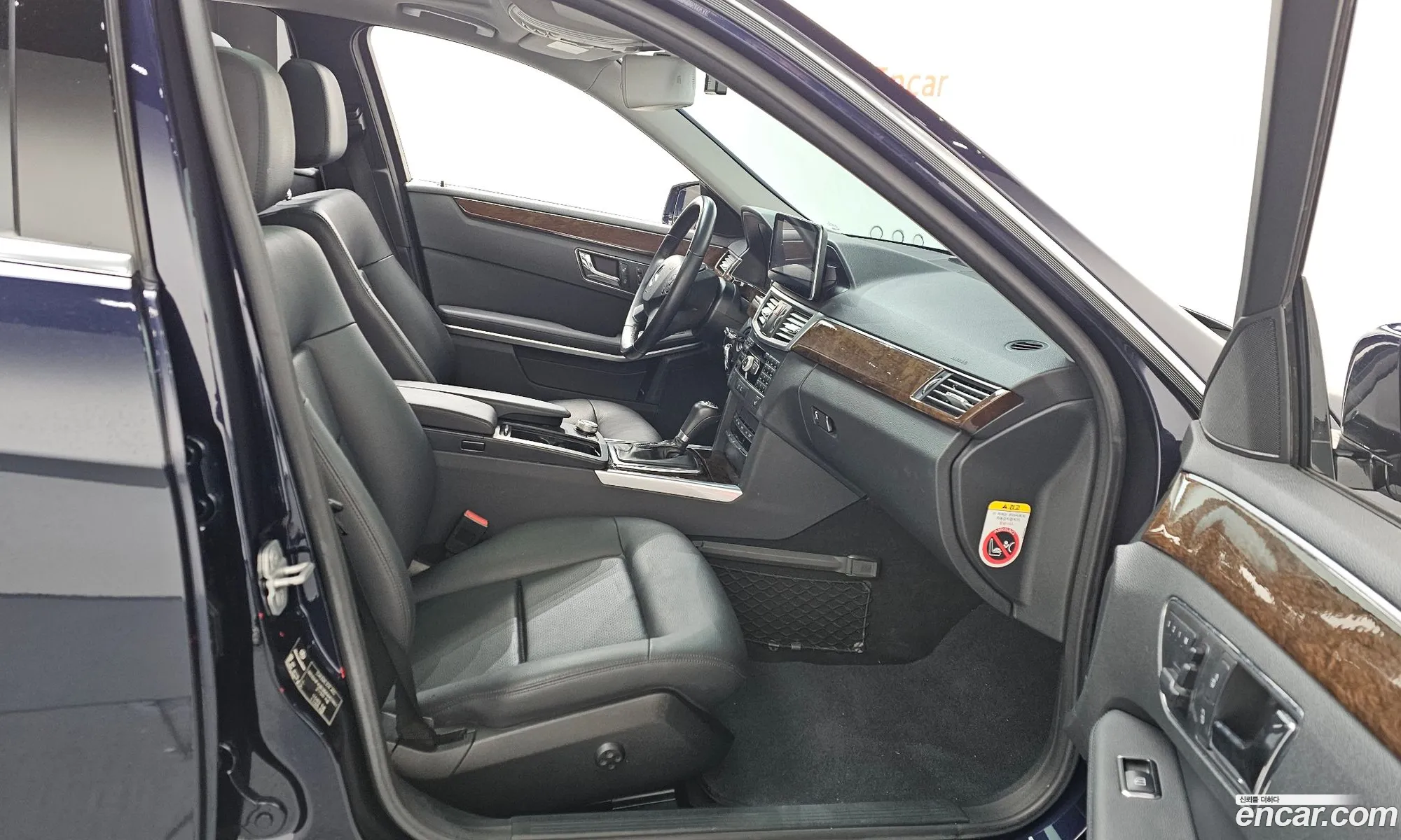 Mercedes-Benz E-Class W212 2011 WDDHF4JB3BA442461 — 3