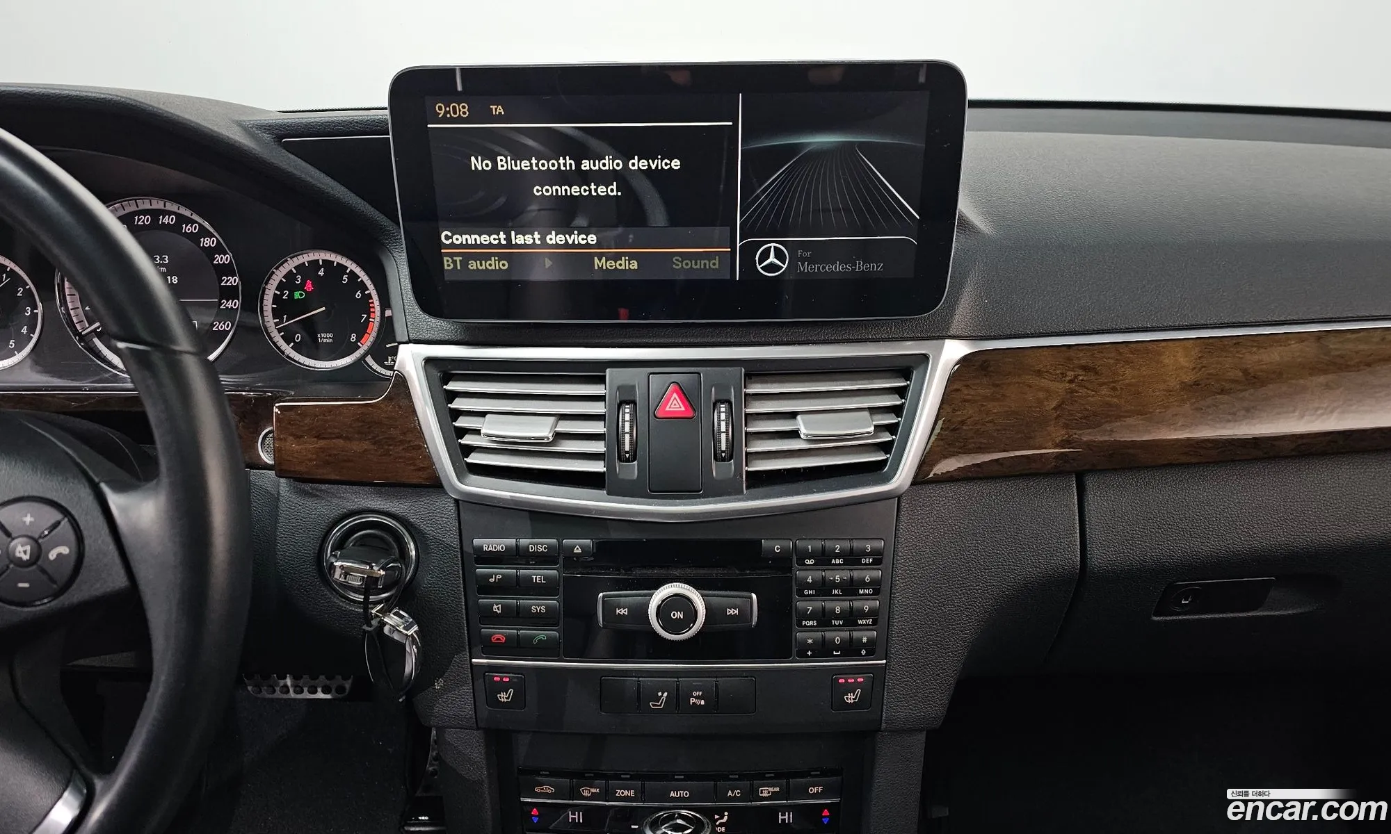 Mercedes-Benz E-Class W212 2011 WDDHF4JB3BA442461 — 17