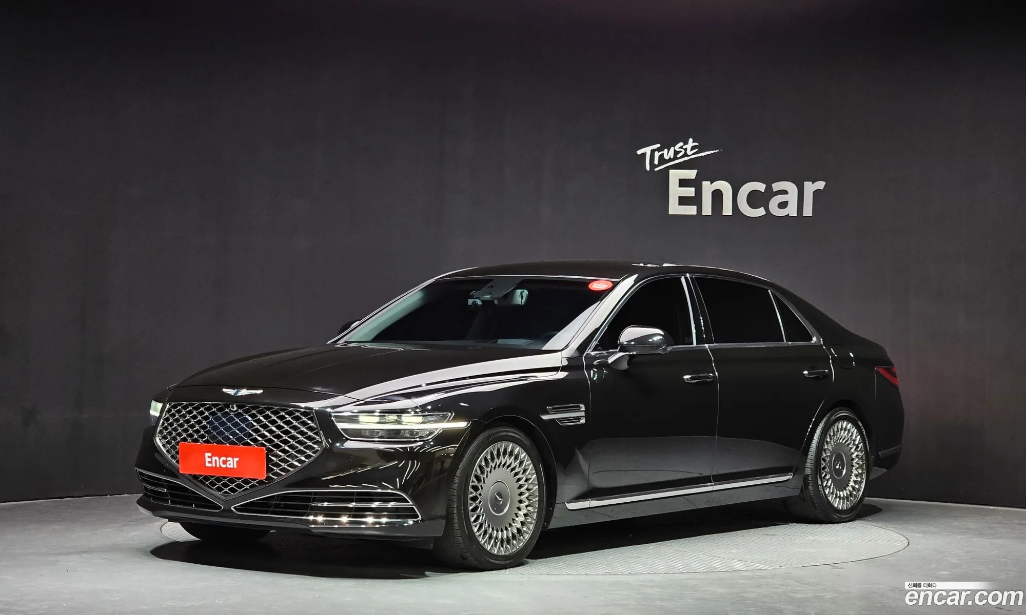 Genesis G90 2019 KMHG541HDKU064756 — 8