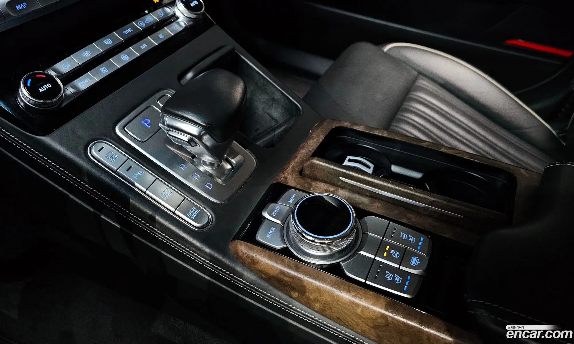 Genesis G90 2019 KMHG541HDKU064756 — 10