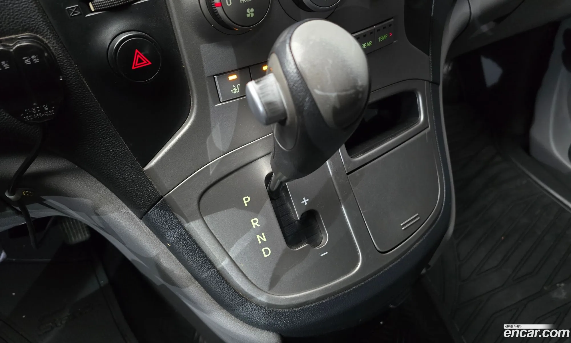 Hyundai Grand Starex 2010 — 12