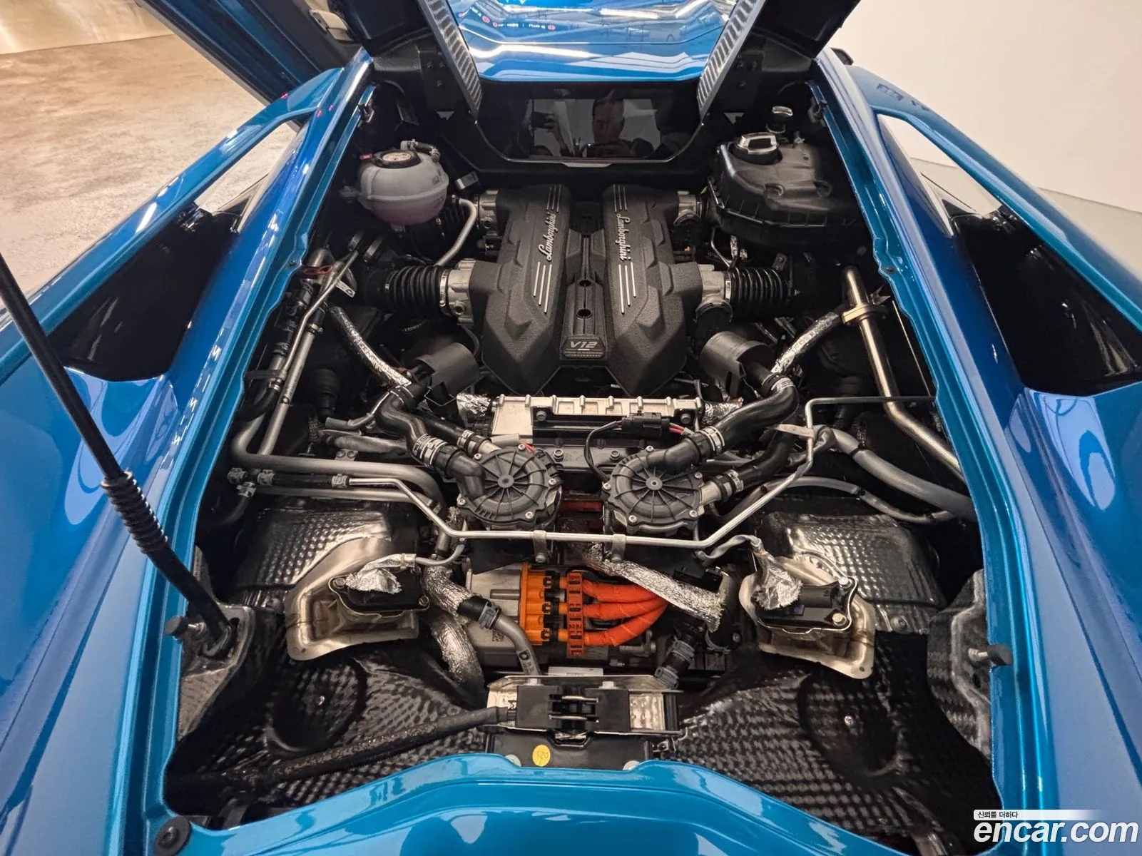 Lamborghini Revuelto 2025 — 3