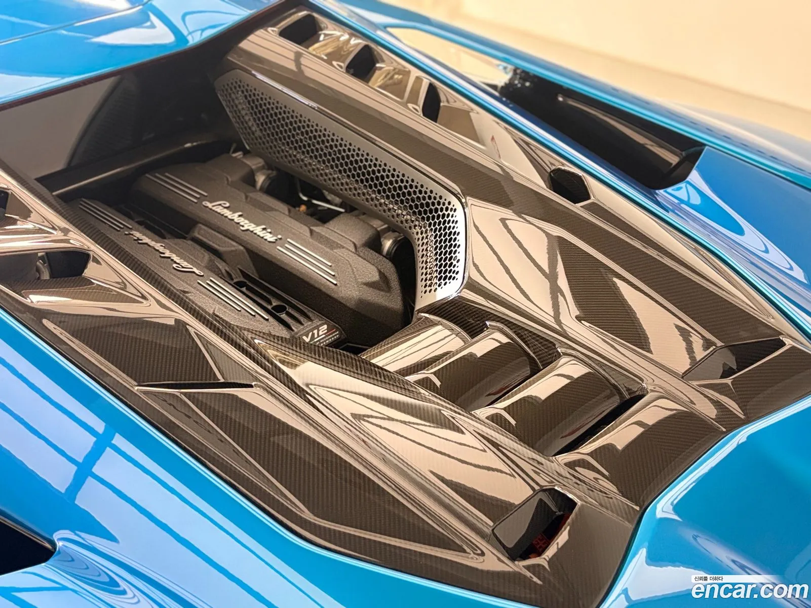 Lamborghini Revuelto 2025 — 16