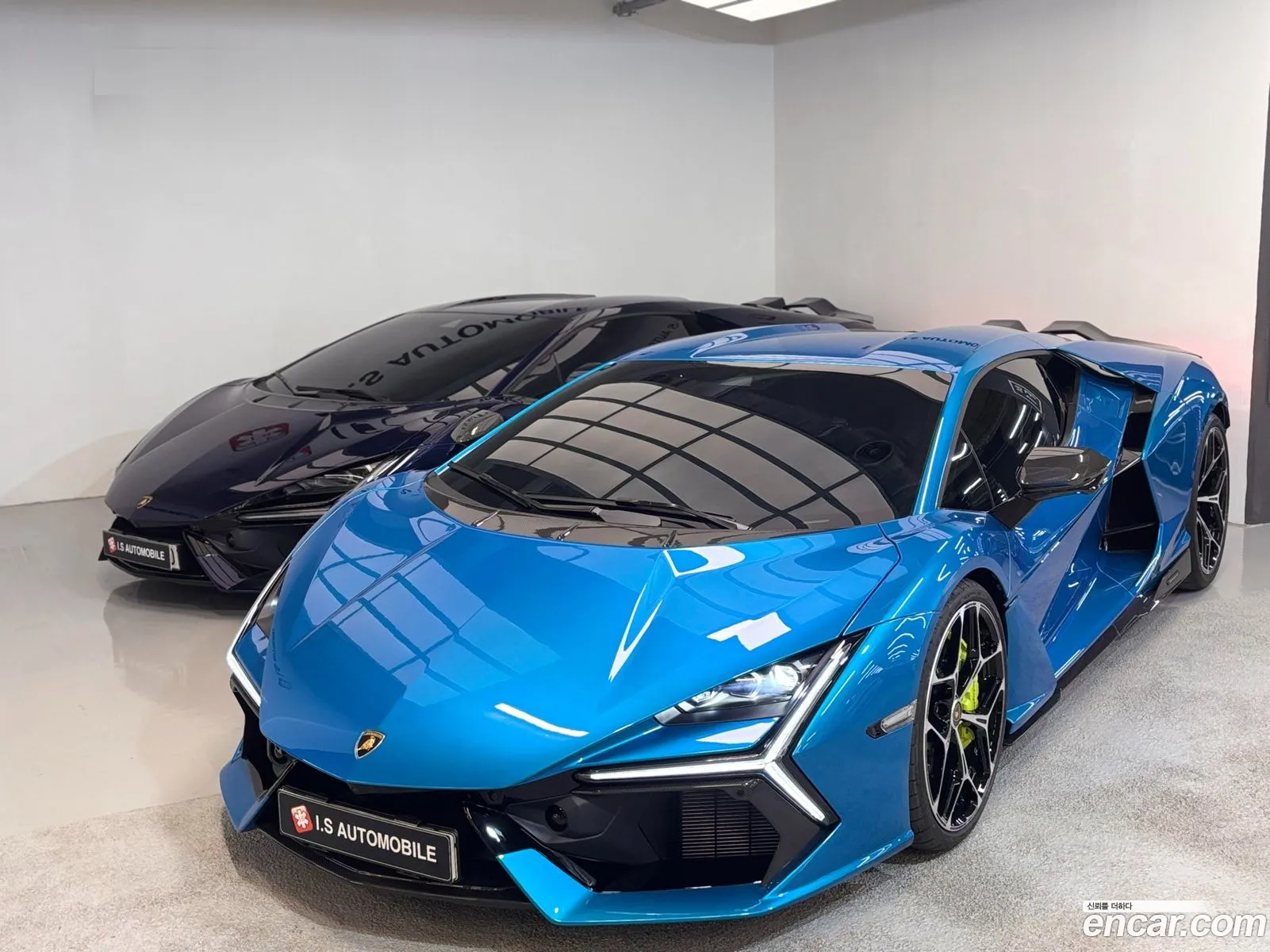 Lamborghini Revuelto 2025 — 17