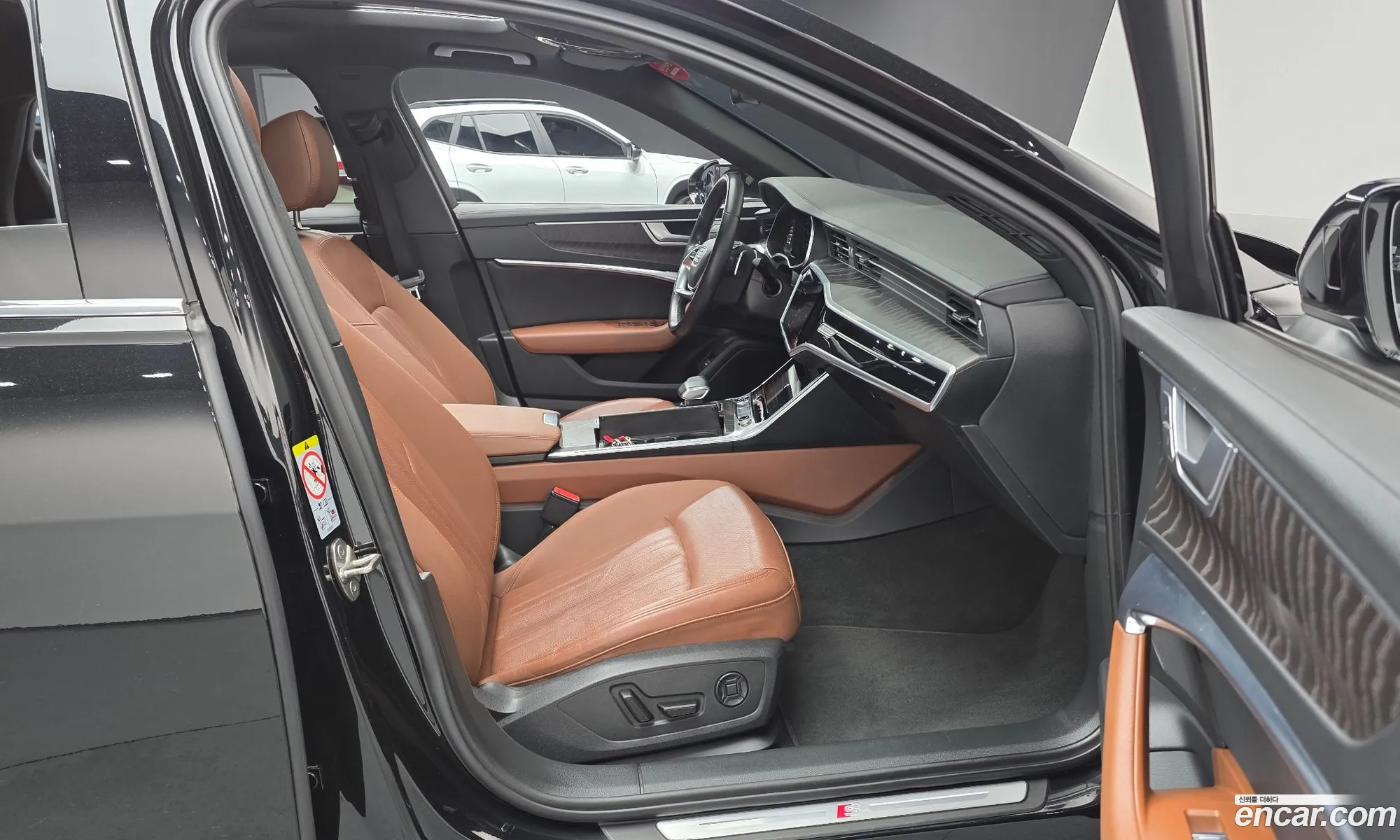 Audi A6 2022 WAUZZZF29PN005010 — 6