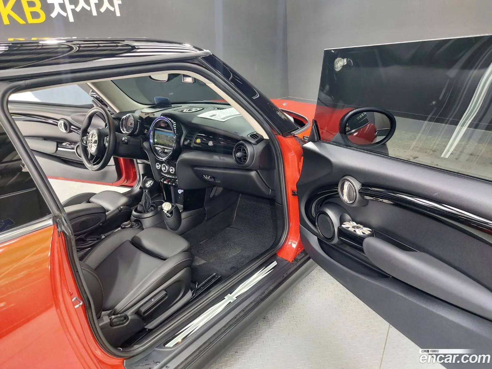 Mini Cooper 2019 — 14