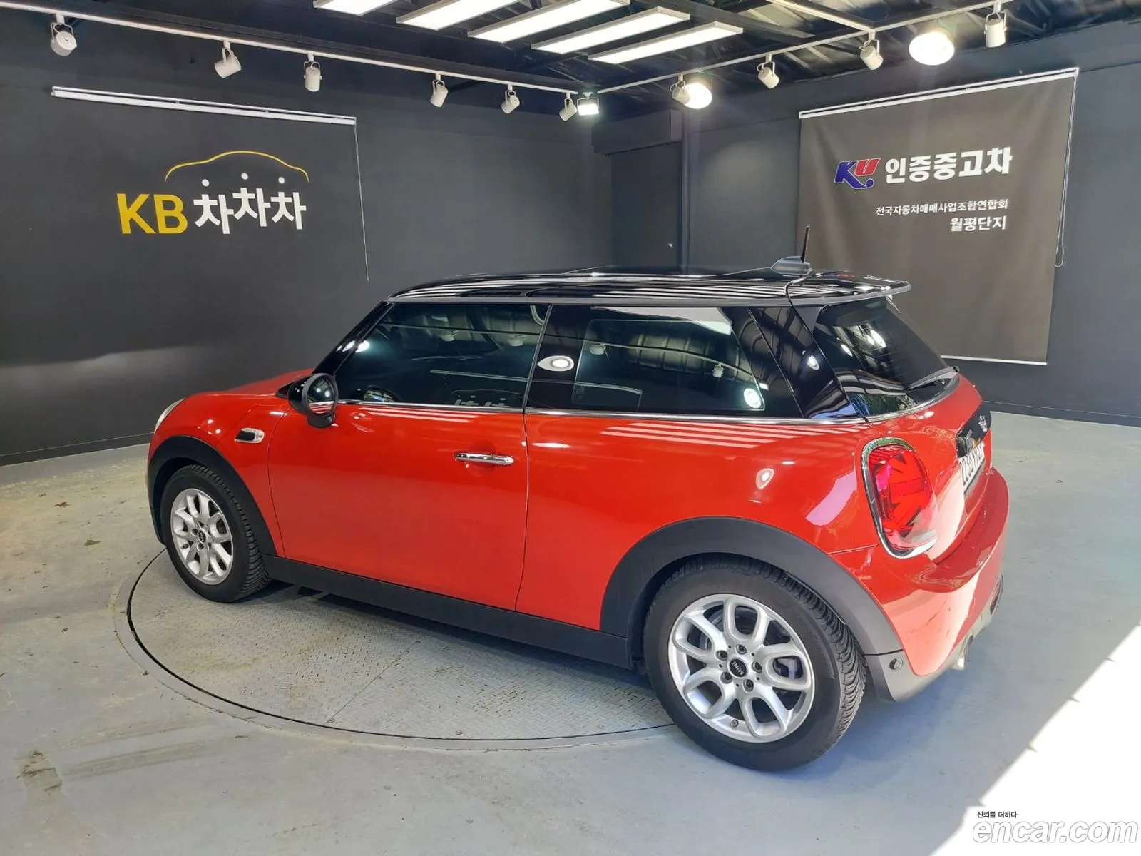 Mini Cooper 2019 — 17