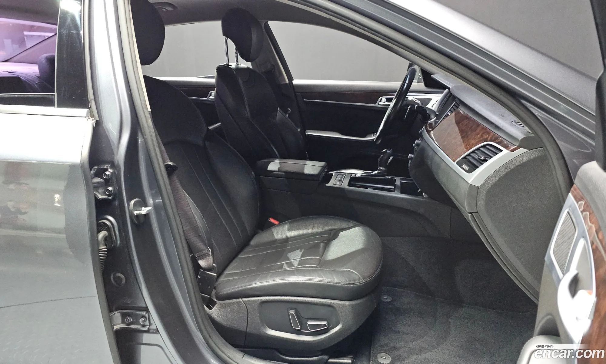 Hyundai Genesis DH 2014 — 17