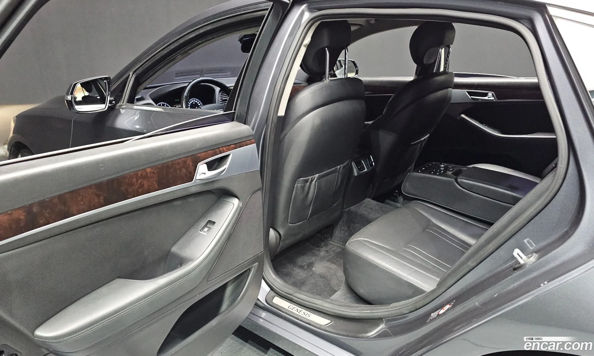 Hyundai Genesis DH 2014 — 8