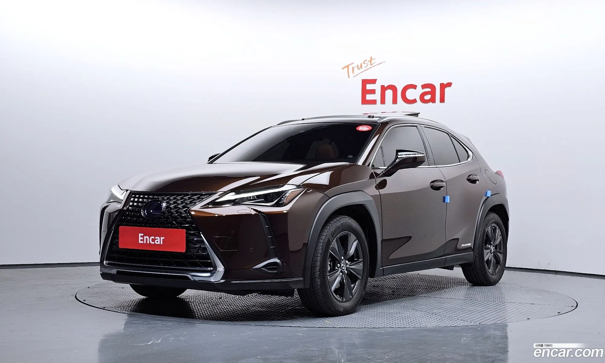 Lexus UX250h 2019 — 3