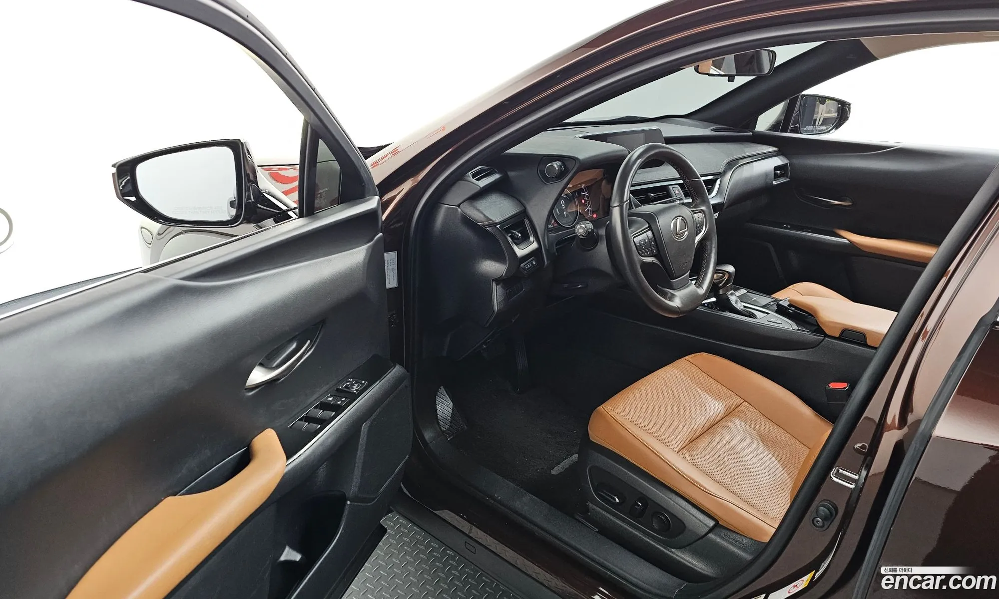 Lexus UX250h 2019 — 12