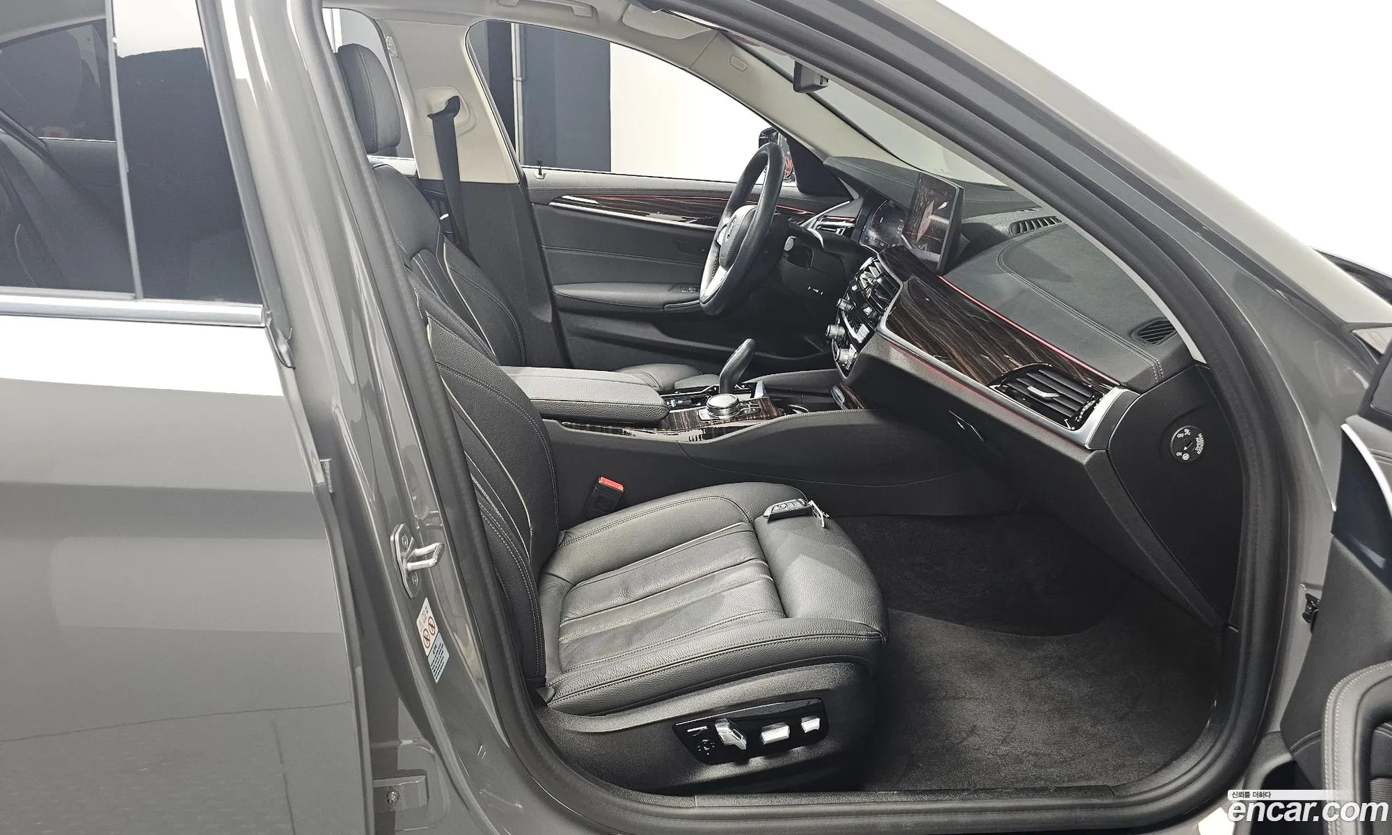 BMW 5 Series 2021 WBA11BH08MCG30709 — 11