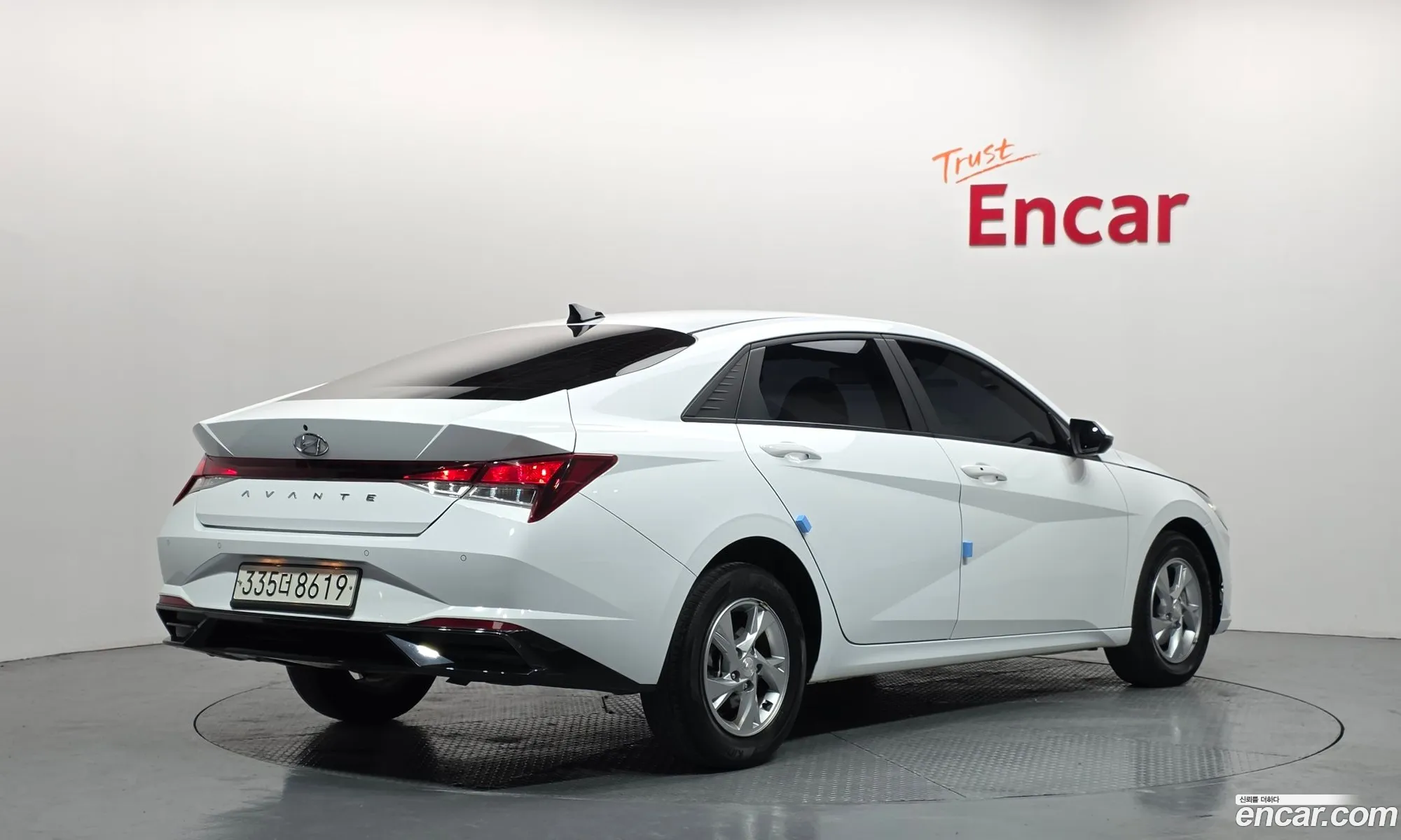 Hyundai Elantra 2021 — 17