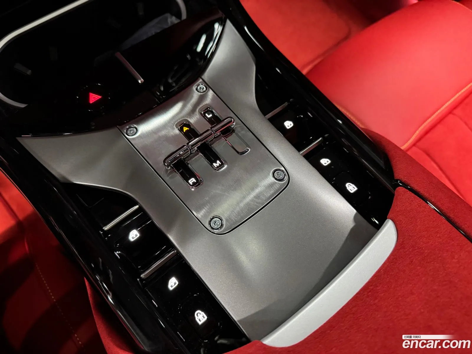 Ferrari Purosangue 2025 — 12