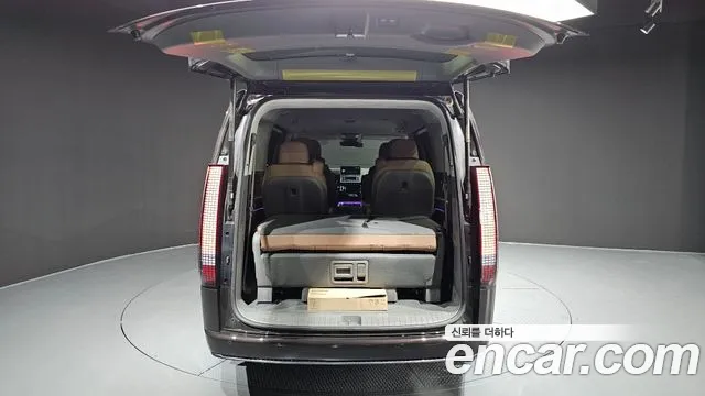 Hyundai Staria 2023 — 3