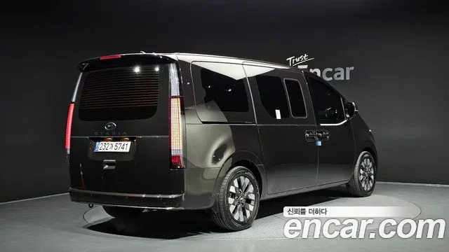 Hyundai Staria 2023 — 15